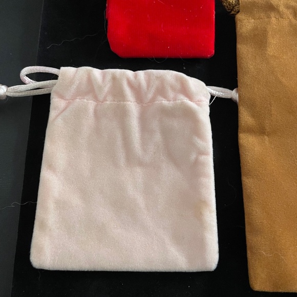 15 Velvety Drawstring Pouch 2 Tiffany & Co - Picture 13 of 14